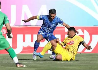  گزارش زنده: استقلال 0 - فجرسپاسی 0