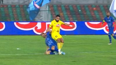  برخورد شدید میثم مرادی و زدن ساق پای آشورماتوف
