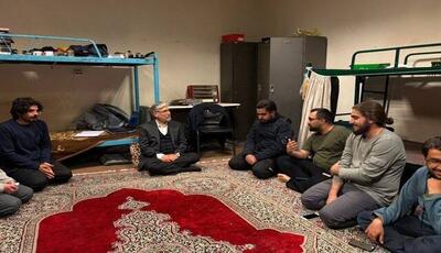  گفتگوی ۳ ساعته وزیر علوم با دانشجویان ساکن کوی دانشگاه تهران