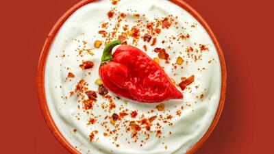  طرز تهیه ماست چیلی خوشمزه و تند به روش حرفه ای