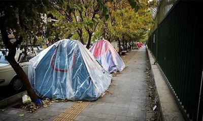  «کسی مگر به حرف ما گوش می‌دهد؟»/ روایتی تلخ از چادرنشینی همراهان بیماران در پایتخت
