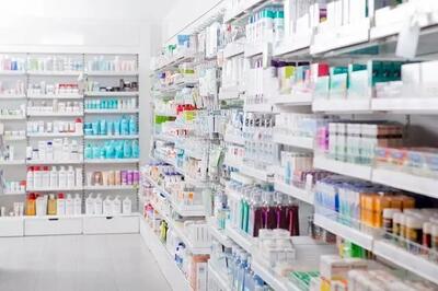  استمرار فعالیت عادی داروخانه‌ها در سراسر کشور/تضمین تامین دارو و تجهیزات پزشکی