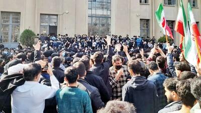  مدیریت اعتراضات، داخل دانشگاه باشد