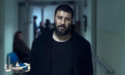  عکسی تازه از جواد عزتی در پشت صحنه سریال پرطرفدار «وحشی»