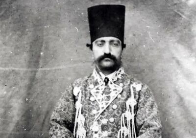  ژست پیروزمندانۀ «ناصرالدین شاه» بعد از شکار گراز