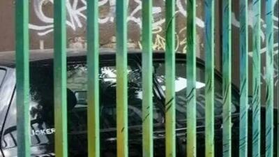  خلاقیت مشاغل:ابتکار منحصربفرد و بامزه هنرمندی که نرده ها را به یک شاهکار خلاقانه هنری تبدیل کرده است + عکس/چقدر رویایی و خاص!