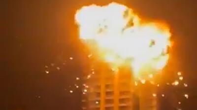  لحظه انهدام برج مشهور بحرین با پهپاد ایران