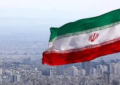  ناو پشتیبانی رزمی آمریکا مورد اصابت شدید موشک‌ها