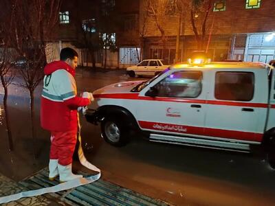  امداد و نجات آسیب‌دیدگان با حضور ۱۰۰ هزار امدادگر هلال احمر/ شهادت ۱۰۸ دانش آموز در میناب