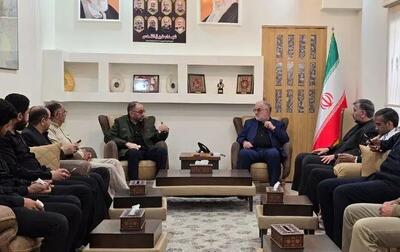  حضور فرماندهان الحشد الشعبی در کنسولگری ایران در بصره برای تسلیت شهادت رهبر انقلاب/ تصاویر
