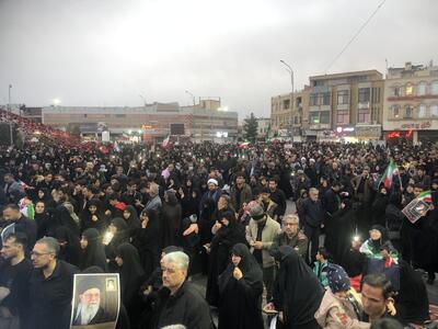  تجدید پیمان مردم کرمان با آرمان‌های شهید امام خامنه‌ای / عصر عاشورایی ولایتمداران دیار حاج قاسم+عکس و فیلم