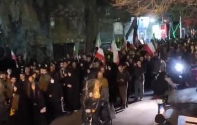  سیل جمعیت در محله استاد معین تهران تمام شدنی نیست