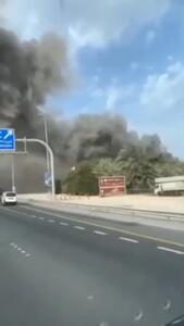  پس از حمله ایران به پایگاه آمریکا در بحرین، دود به هوا برخاسته است