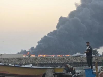  آتش گرفتن ۱۰۰ فروند لنج صیادی در جاسک بر اثر حملات آمریکا و اسرائیل