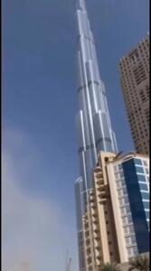  اصابت موشک به منطقه‌ای در نزدیکی برج خلیفه + فیلم