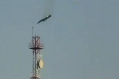  شکار جنگنده اف - ۱۵ ارتش متجاوز آمریکا با آتش پدافند هوایی