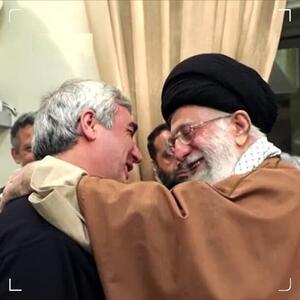  حاتمی‌کیا: ننگمان باد اگر در مصاف با یزیدیان زمان زانوی غم بغل بگیریم