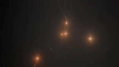  تصاویری از عبور موشک‌های ایرانی از سامانه پدافندی و اصابت به اسرائیل