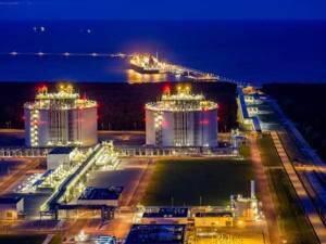     قرارداد ۲۰ ساله‌ای که موازنه انرژی را جابه‌جا می‌کند / وقتی آرامکو به LNG آمریکا تکیه می‌کند