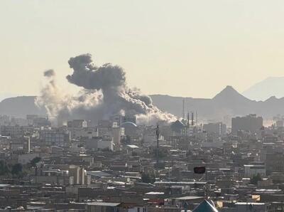  یک ساختمان در قم مورد حمله هوایی دشمن قرار گرفت