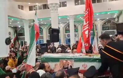  مراسم وداع با پیکر مطهر شهید مهدی کلاته در مسجد مقدس جمکران