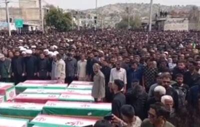  اقامۀ نماز بر پیکر کودکان شهید میناب