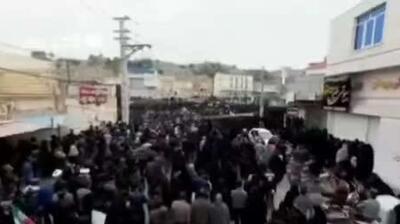  حضور پرشور مردم در تشییع پیکر دانش آموزان مینابی