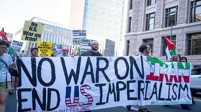  تظاهرات آمریکایی‌ها در نیویورک علیه حمله آمریکا و اسرائیل به ایران