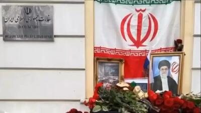  حمایت شهروندان روسیه از مردم ایران و ادای احترام به رهبر شهید انقلاب