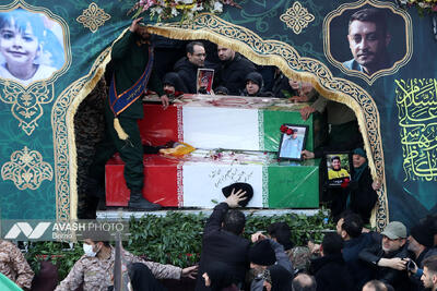  تدفین شهدای حملات صهیونیستی-آمریکایی در قطعه ۴۲ بهشت زهرا (س)