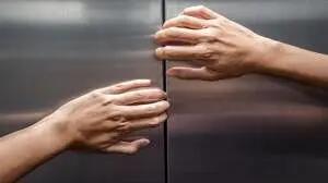  اگر هنگام حمله هوایی در آسانسور گیر افتادید، چه کنید؟