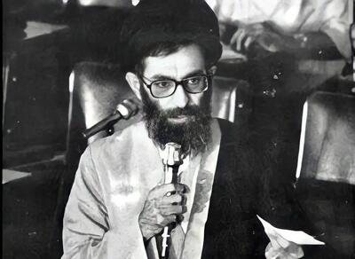  سخنان آیت الله خامنه ای یک روز پس از انتخاب ایشان به رهبری