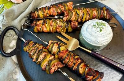  فوت‌وفن‌های مرینیت مرغ با آب خیارشور و سس رنچ خانگی!
