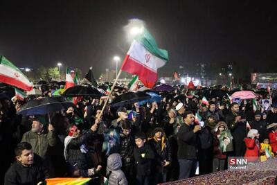  حماسه ای دیگر از مردم خراسان جنوبی زیر شدت باران+ فیلم
