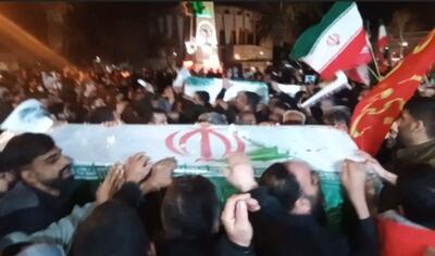  استقبال گرگانی‌ها از پیکر دو شهید جنگ تحمیلی اخیر + فیلم