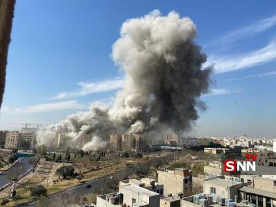  گزارش خبرنگار SNNTV از حمله وحشیانه دشمن به ساختمان‌های مسکونی در شهرک کوثر + فیلم
