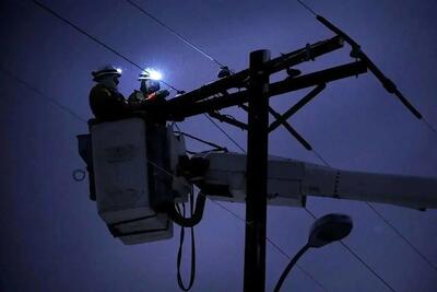  وزیر نیرو:  تاسیسات تأمین آب و برق خسارت دید