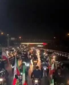  ببینید| شعار راهپیمایی خودرویی مشهدی‌ها: «این آخرین نبرده، خامنه‌ای برمی‌گرده»!