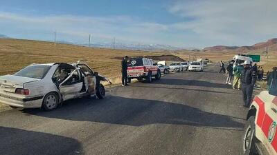  دو سانحه تصادف در شمال و جنوب آذربایجان غربی ۱۱ مصدوم بر جای گذاشت