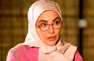 رجزخوانی ژیلا صادقی برای ترامپ به زبان انگلیسی | فیلم
