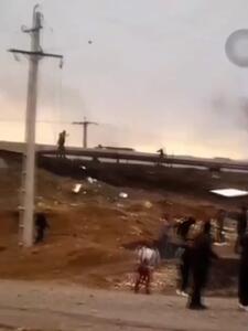  فیلم / حمله ناجوانمردانه موشکی به مجتمع رفاهی بین راهی پاسارگاد در آزادراه قزوین _ زنجان / آزاد راه تا اطلاع ثانوی مسدود شد