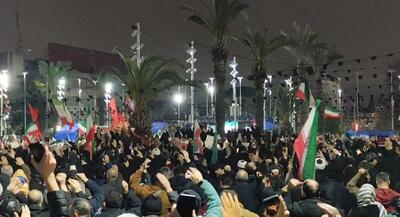  بار دیگر حماسه‌سازی مردم رشت/ جمعیتی که امشب انتها ندارد+فیلم