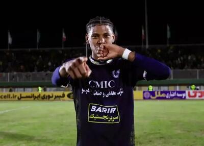  ابراز همدردی بازیکن برزیلی چادرملو با مردم ایران