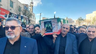  پیکر شهید کاظمی، سرباز فراجا در بهارستان تشییع شد فیلم - تسنیم