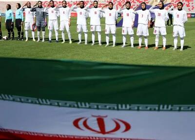  سلام نظامی تیم ملی زنان ایران به سرود ملی+ویدئو