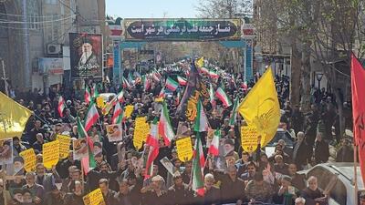  راهپیمایی با شکوه مردم ورامین پس از برپایی نماز جمعه  تصاویر - تسنیم