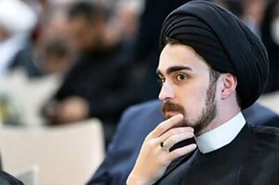  تصویری از احمد خمینی در میدان انقلاب تهران