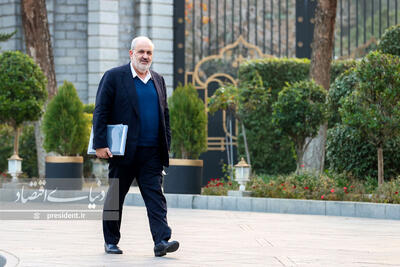  خدمات آب و برق تعطیلی‌پذیر نیست/ رفع سریع قطعی‌ها در شرایط بحران