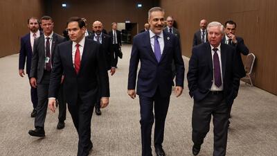  وزیر خارجه ترکیه: همتای آمریکایی‌ام به من اطمینان داد که واشنگتن قصد ندارد کردها را وارد نبرد کند