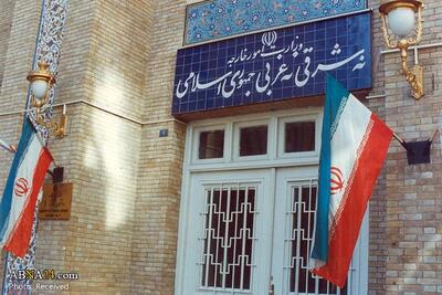  وزارت خارجه: عملیات دفاعی ایران علیه پایگاه‌های نظامی و امکانات آمریکا در منطقه به هیچ عنوان نباید به عنوان دشمنی و خصومت با کشور‌های منطقه تلقی شود / دفاع مشروع ایران تا زمانی که تجاوز متوقف شود یا شورای امنیت به وظیفه خود با شناسایی متجاوزین عمل کند ادامه خواهد داشت / از قبل به صورت مستمر و در سطوح مختلف در خصوص استفاده از پایگاه‌های امریکا هشدار داده بودیم